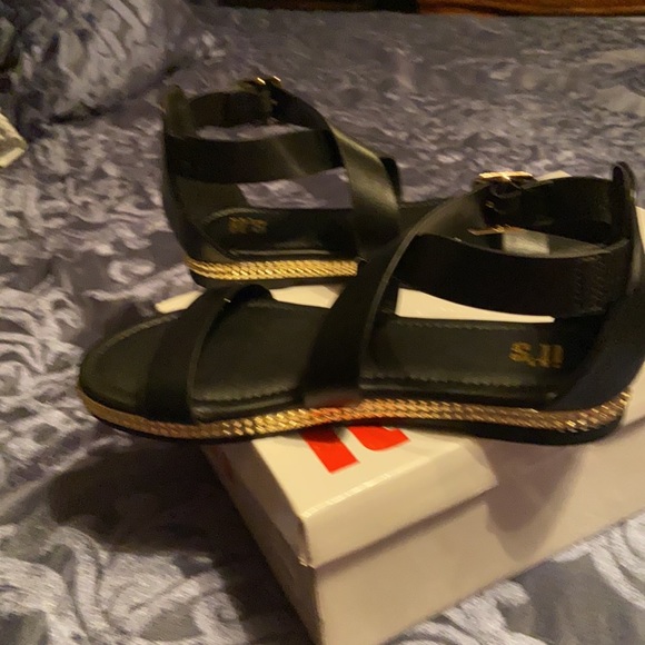 A size 8 color black and gold - Picture 2 of 2